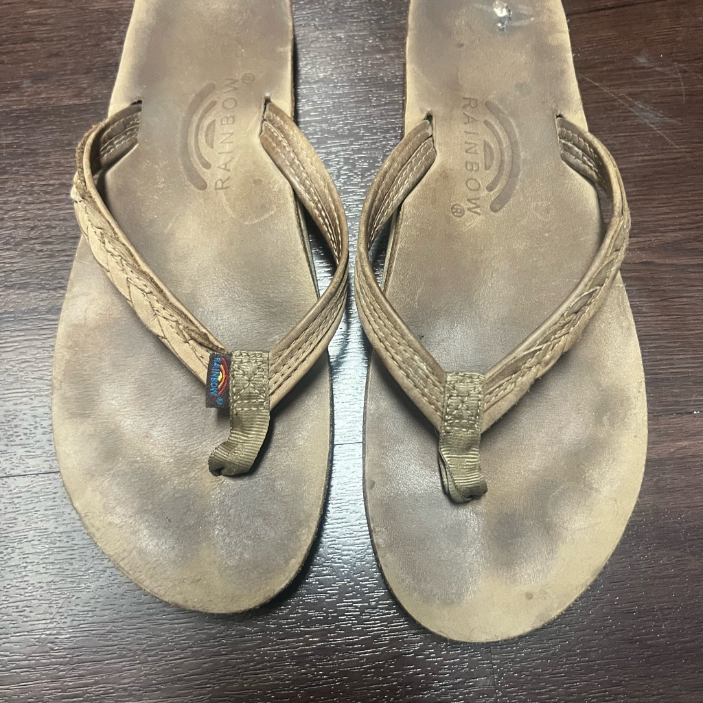 Rainbow Sandals Size 9